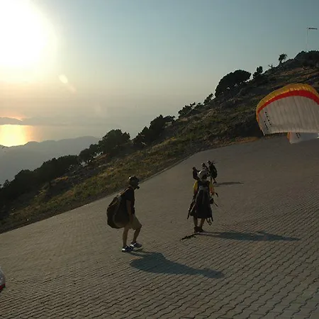 Adrenalin Village 3*