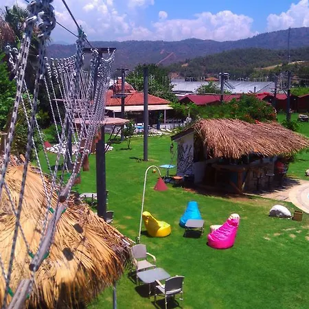 בית הארחה Adrenalin Village