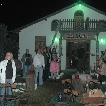 Adrenalin Village בית הארחה פאטהיה
