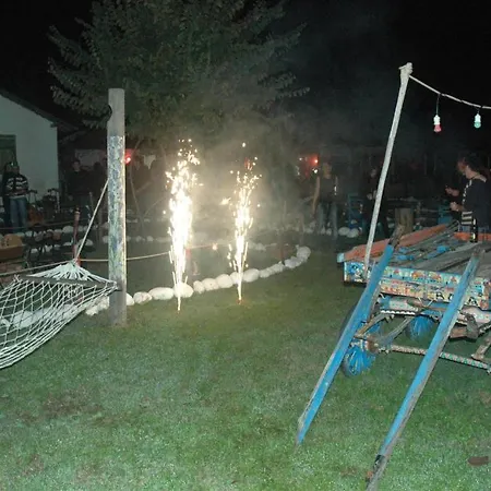 בית הארחה Adrenalin Village 3*