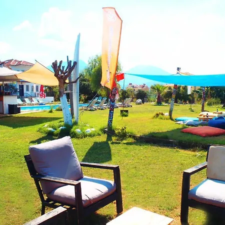 בית הארחה Adrenalin Village פאטהיה